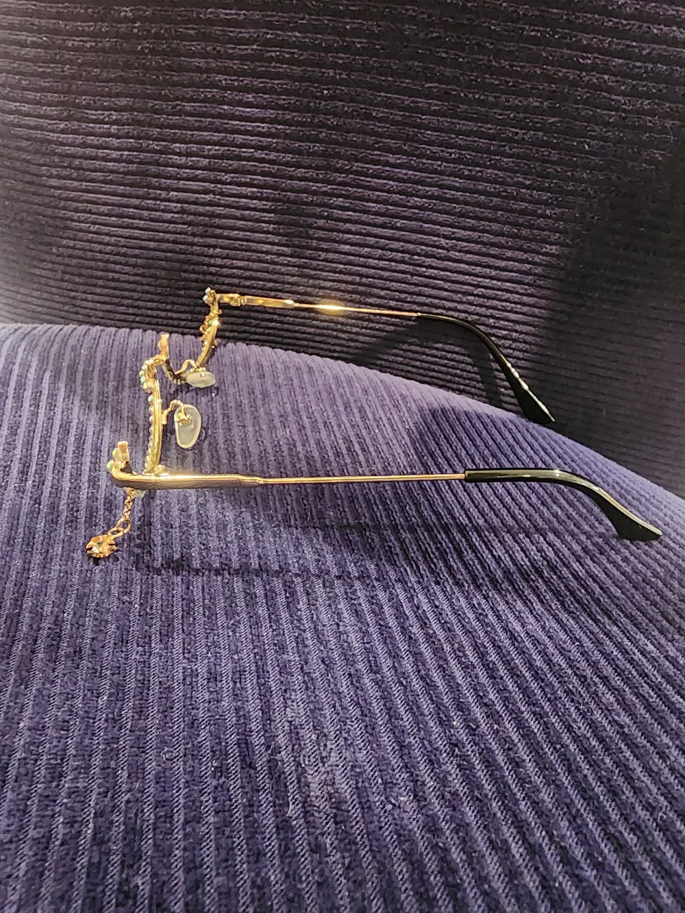 N/A gold glamorous